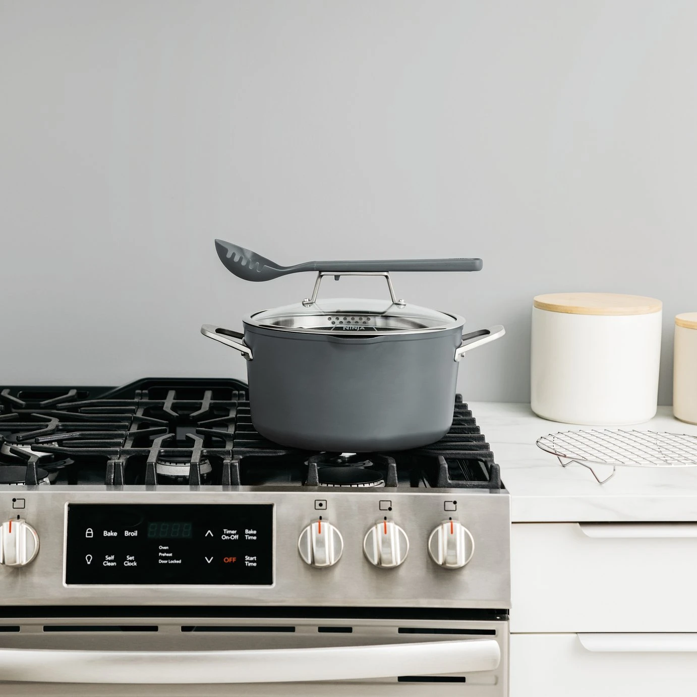 Ninja Zerostick 30cm Non Stick Aluminium Possible Pot -Grey 2 Ninja Zerostick 30cm Non Stick Aluminium Possible Pot -Grey - Image 2