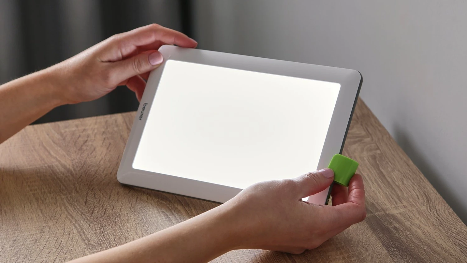 Beurer TL 30 Ultra Slim SAD Therapy Light - White 5 Beurer TL 30 Ultra Slim SAD Therapy Light - White - Image 5