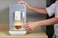 Smeg BCC02 Bean To Cup Coffee Machine - White -Chic Household Items 1346990 R Z011A