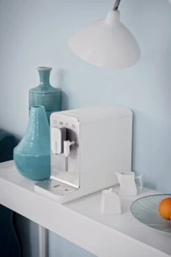 Smeg BCC02 Bean To Cup Coffee Machine - White -Chic Household Items 1346990 R Z014A