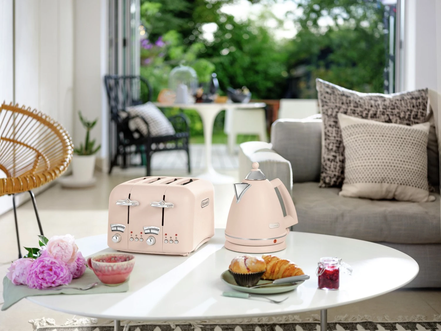 De'Longhi CT04.PK Argento Flora 4 Slice Toaster - Pink 5 De'Longhi CT04.PK Argento Flora 4 Slice Toaster - Pink - Image 5