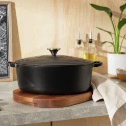 Habitat 4.7 Litre Oval Cast Iron Casserole Dish - Black -Chic Household Items 3065602 R Z002C