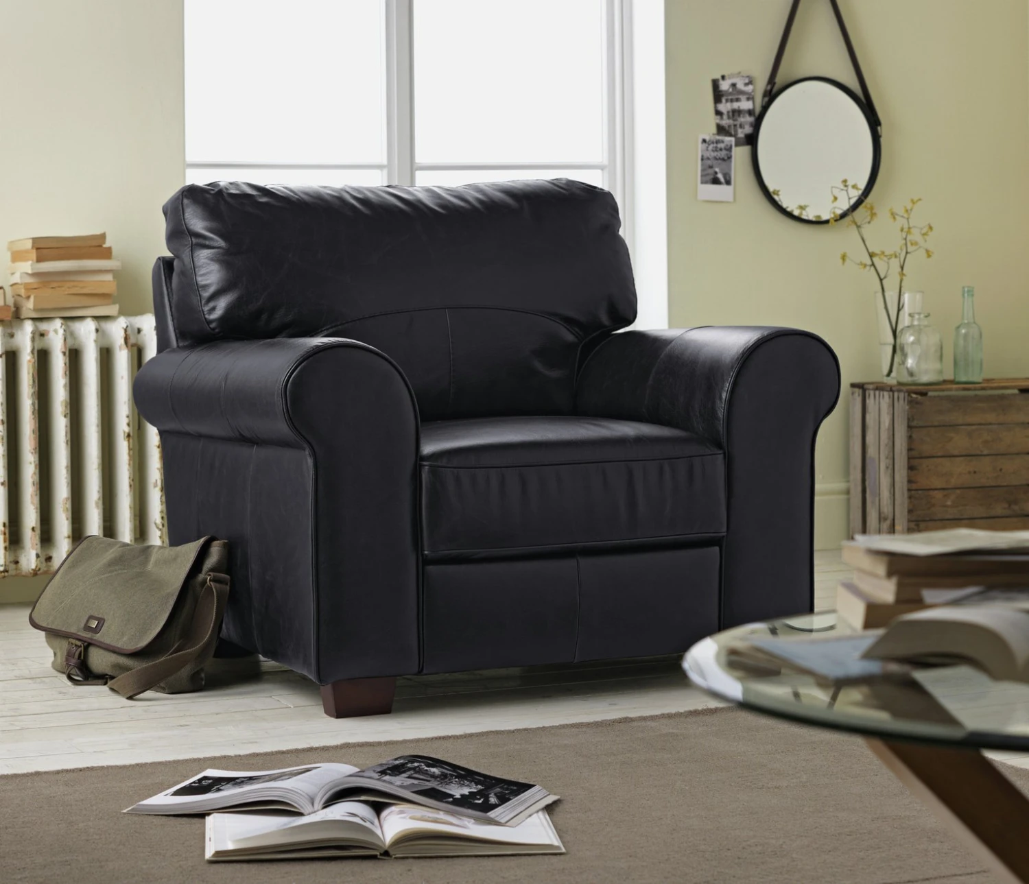 Habitat Salisbury Leather Armchair - Chocolate 2 Habitat Salisbury Leather Armchair - Chocolate - Image 2