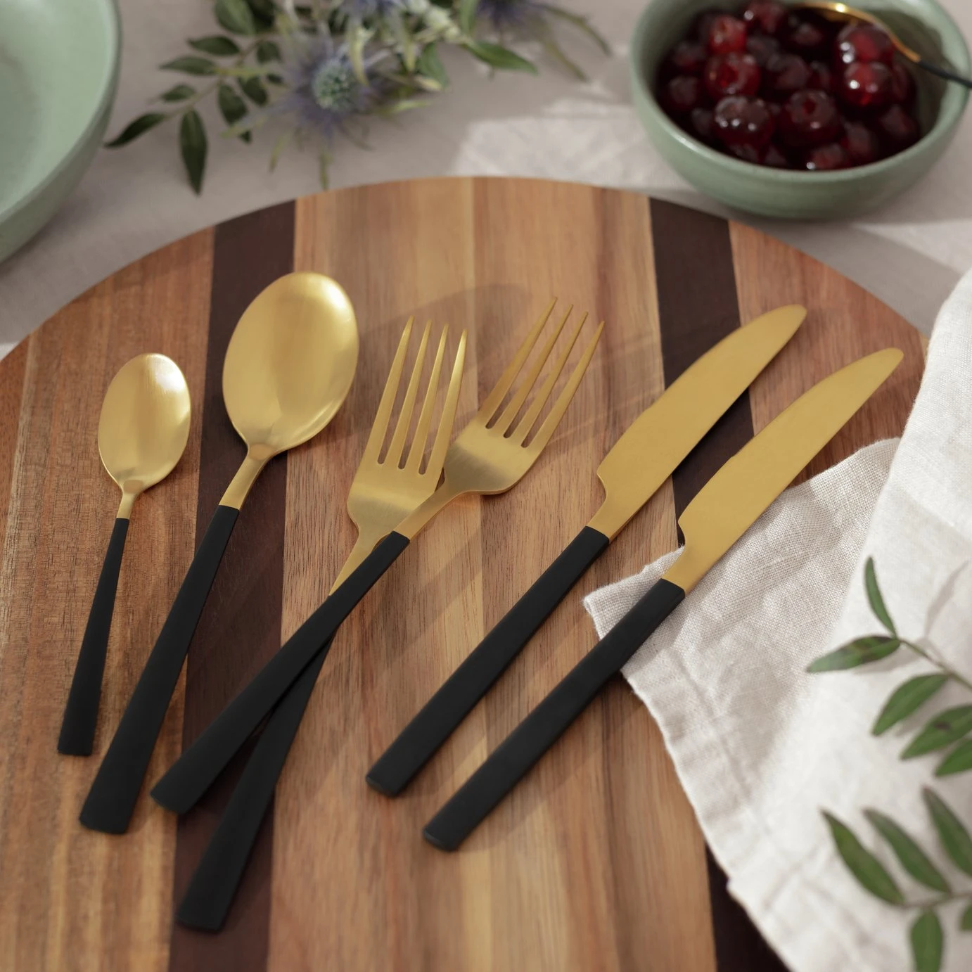Habitat Two Tone 16 Piece Stainless Steel Cutlery Set 2 Habitat Two Tone 16 Piece Stainless Steel Cutlery Set - Image 2
