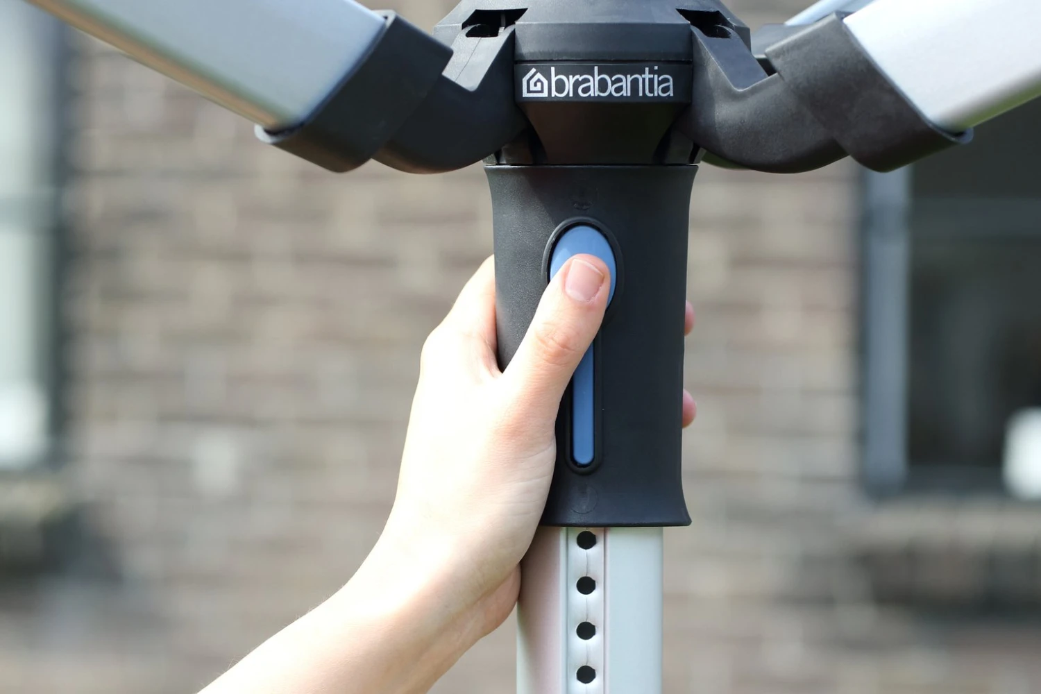 Brabantia 60m Lift-O-Matic Advance Rotary Washing Line 6 Brabantia 60m Lift-O-Matic Advance Rotary Washing Line - Image 6