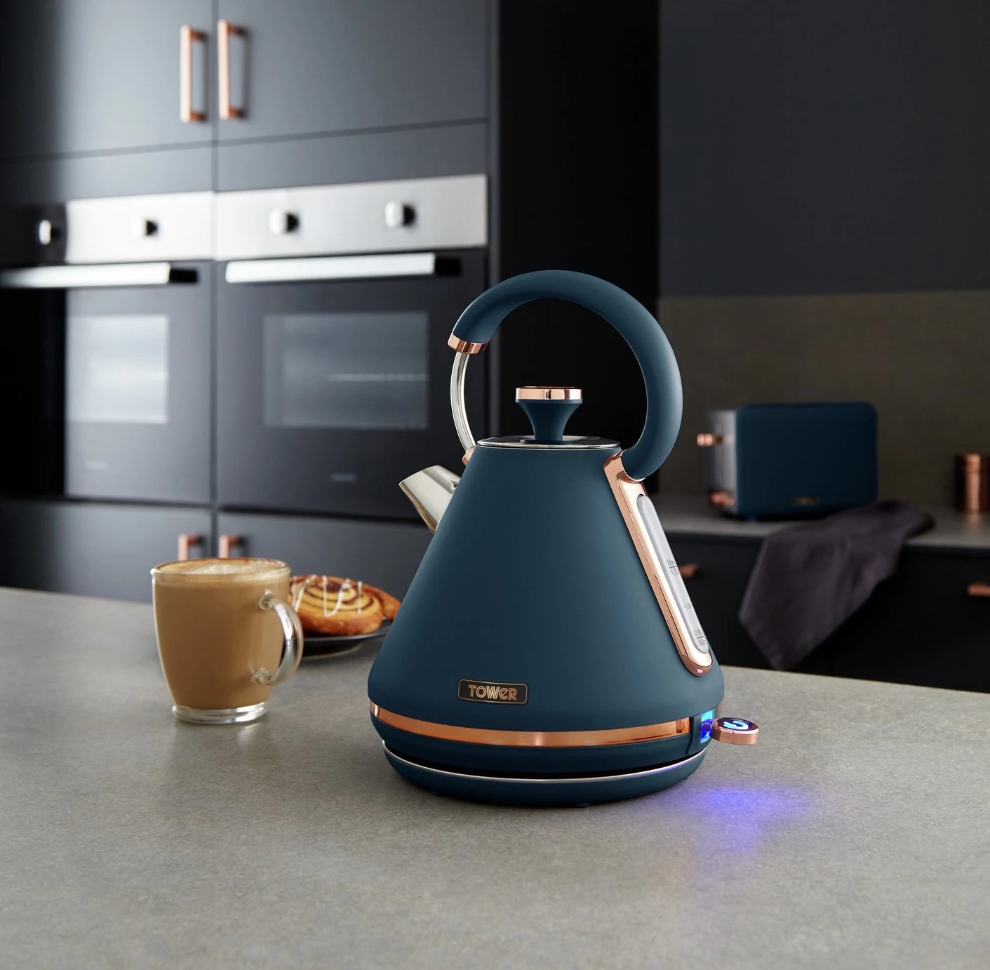 Tower T10044MNB Cavaletto Kettle - Midnight Blue 4 Tower T10044MNB Cavaletto Kettle - Midnight Blue - Image 4