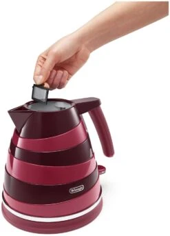De'Longhi KBAC3001.R Avvolta Kettle - Red -Chic Household Items 8817934 R Z004A