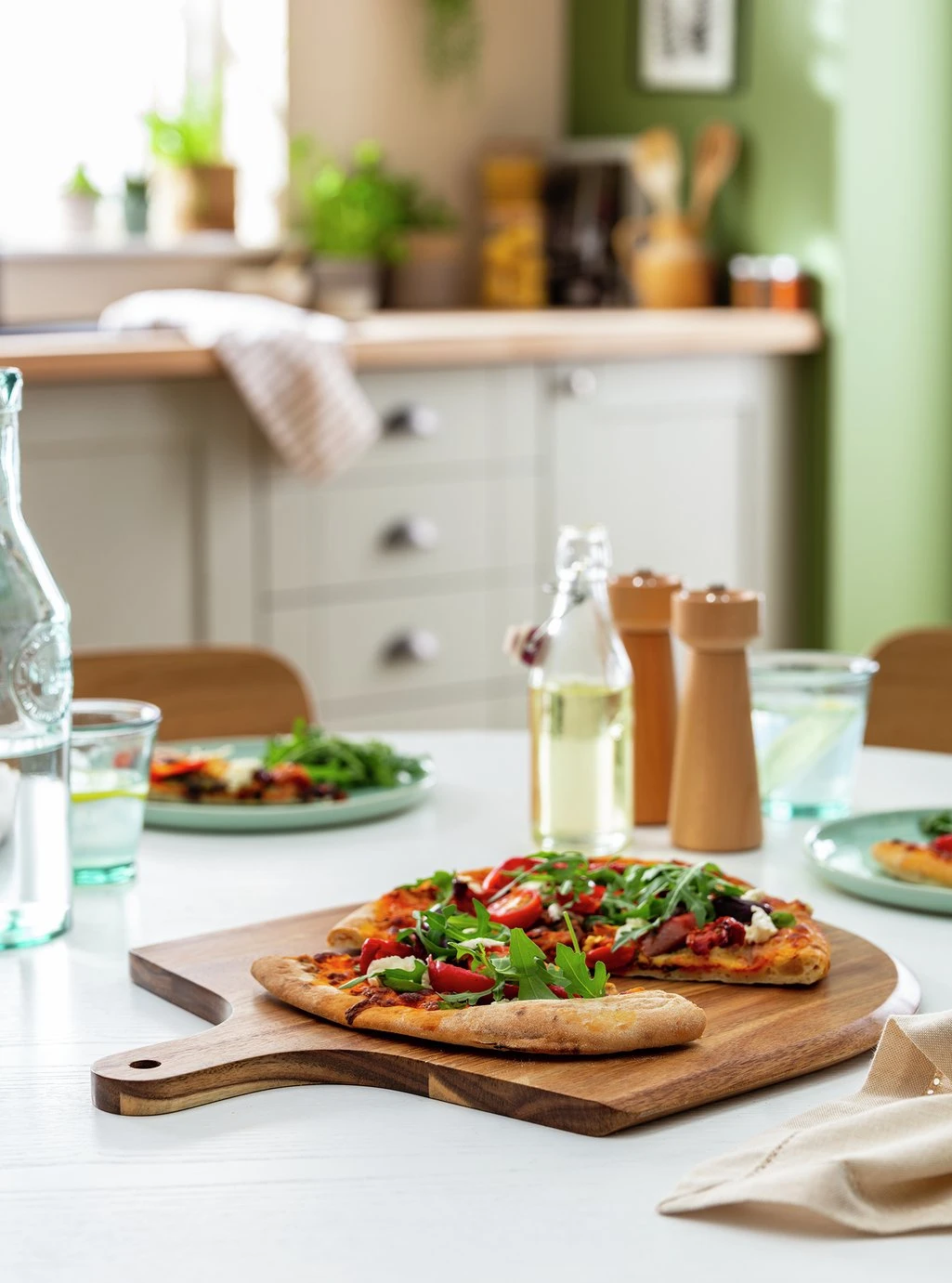 Habitat Industrial Wooden Pizza Board And Cutter Set 2 Habitat Industrial Wooden Pizza Board And Cutter Set - Image 2