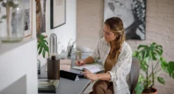 Philips LED Filament E27 6.5W (25W) Dim Giant Bulb - Smoky -Chic Household Items 9420090 R Z004A