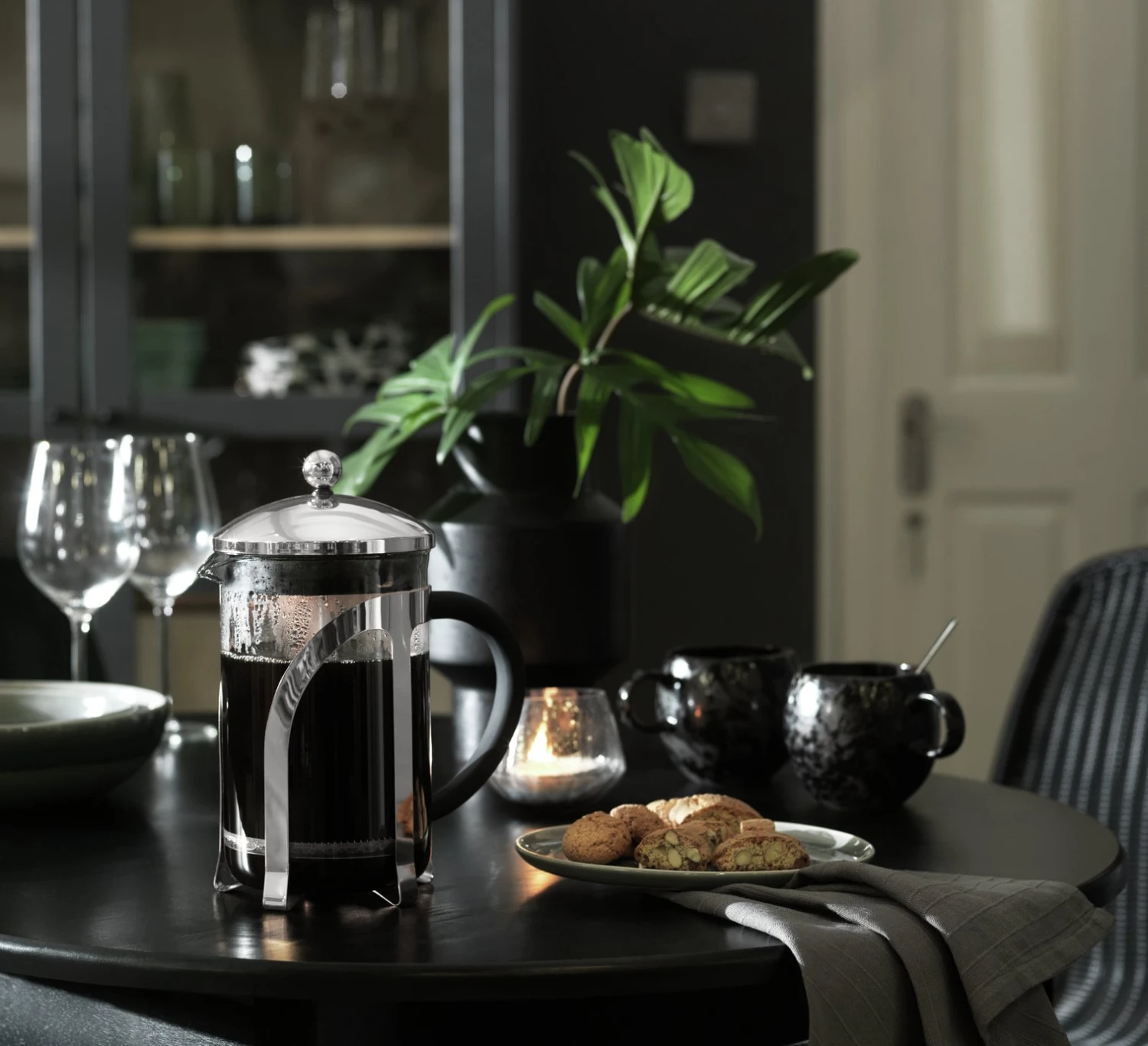 Habitat 12 Cup Cafetieres - Chrome 2 Habitat 12 Cup Cafetieres - Chrome - Image 2